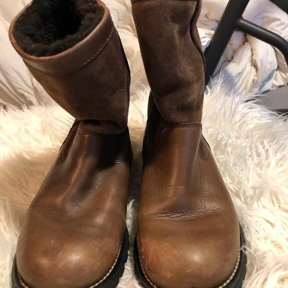 UGG ankle Leather Boots